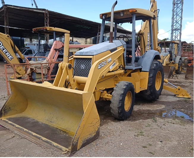 Retroexcavadora sobre ruedas 4x4 - Jhon Deere - 410G